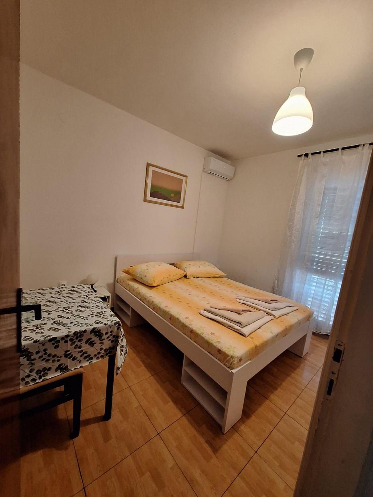 Apartments Dalmatin Жуляна Екстер'єр фото