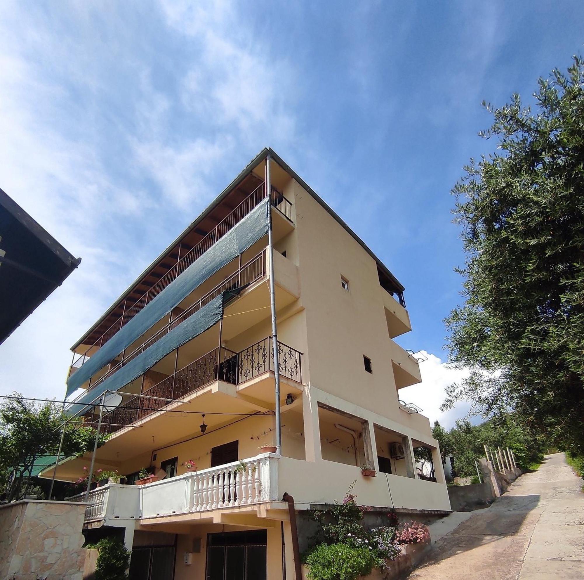 Apartments Dalmatin Жуляна Екстер'єр фото